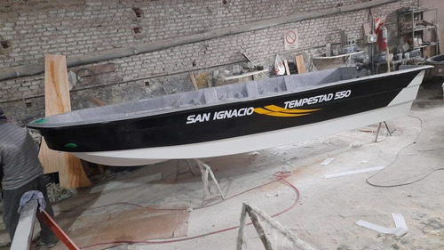 Imagen 6 de 17 de Tracker Tempestad 550 Labio Volcado Base 2 S/ Trailer