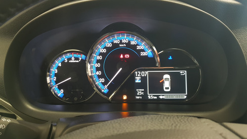 Toyota Yaris 1.5 Xs Connect Cvt (flex)