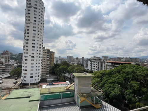 Venta De Apartamento En La Avenida Andrés Bello