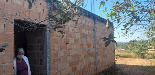 Casa Excelente Com 3 Quartos E Dois Banheirosmis Quintal