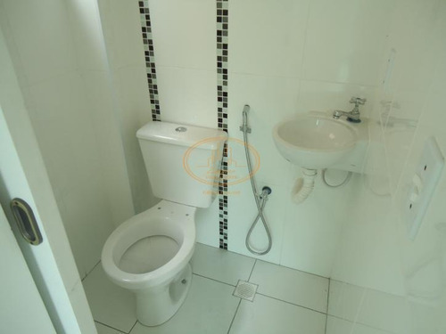 Casa Com 2 Dormitório(s) Localizado(a) No Bairro Vila São Jorge Em Santos / Santos - 5576