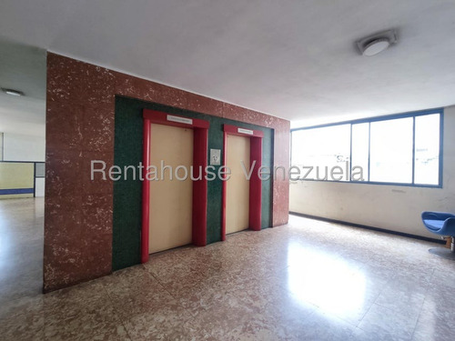 Ip Vendo Apartamento En Altamira 25-23743