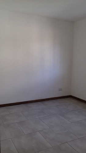 Venta En Block. Local A Estrenar + 10 Deptos De 2 Y 3 Amb + 4 Cocheras. Ideal Inversor.