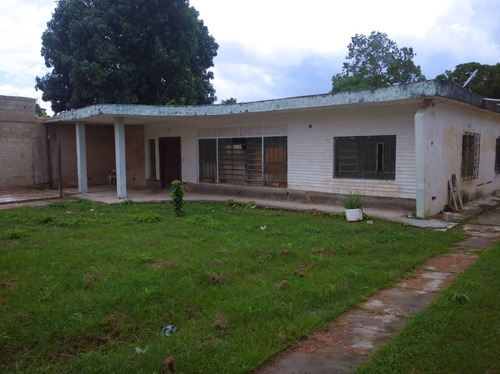 Sky Group Vende Casa En Av. La Luz, Tocuyito. A Pocos Metros De La Autopista. Lemc-412