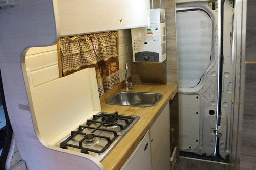 Completo Motorhome Ideal Para Pareja Y Un Niño