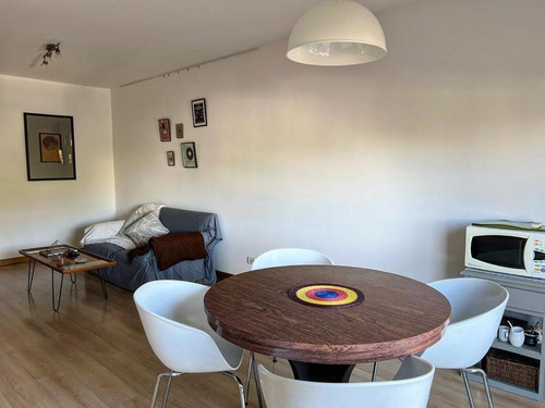 Luminoso Departamento Amoblado Con Cochera (consultar Sin Muebles Y Sin Cochera)