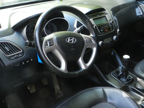Imagen 7 de 9 de Hyundai Tucson 2.0 Gls 4x4 Caja Manual