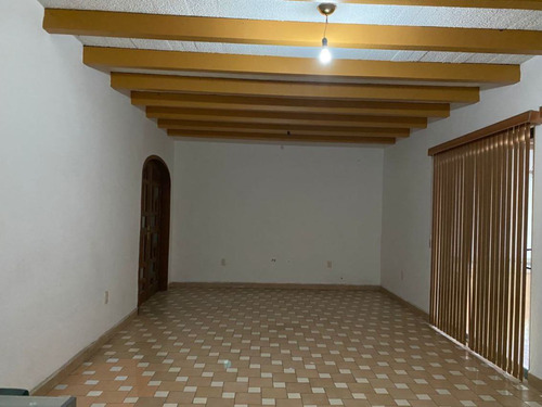 Comercial En Esquina Con Frente A La Avenida San Diego - Roq-825-cs