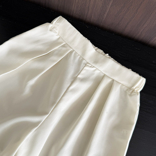 Conjunto De Dos Piezas De Top Y Pantalones Sin Mangas Con La