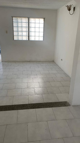 Imagen 4 de 11 de Quinta En Venta Para Remodelar - Turmero - 04145880139