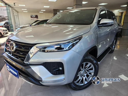 Toyota Hilux SW4 2.8 D-4D TURBO DIESEL SRX 7L 4X4 AUTOMÁTICO