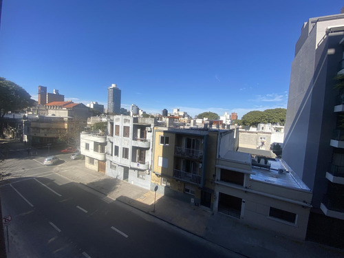 Departamento 2 Ambientes En Venta. Cordón, Montevideo