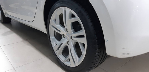 Imagem 10 de 15 de Peugeot 208 1.6 Urbantech 16v Flex 4p Automático