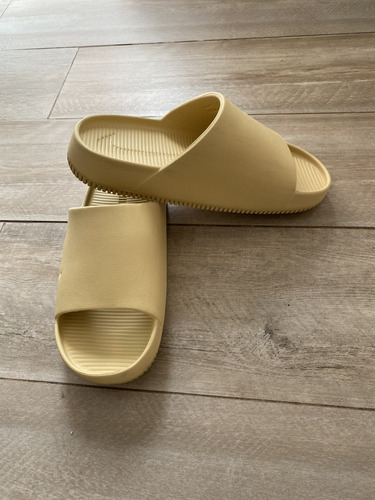 Ojotas Nike Calm Originales Beige Talle 42.5/43 Impecables