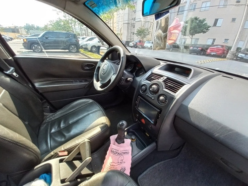 Imagem 3 de 12 de Renault Megane Sedan 1.6 16 Valvulas