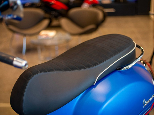 Imagen 17 de 25 de Vespa Gts 300 Super Sport Azul Mate Entrega Inmediata