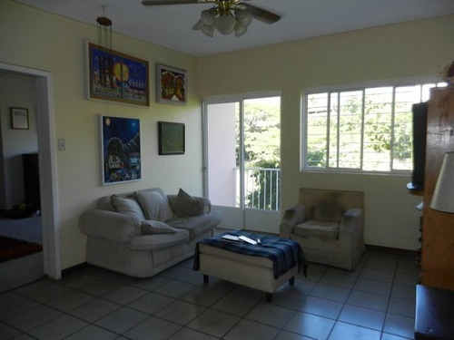 Imagen 2 de 14 de Casa En Venta En Lomas De Chuao, Caracas. Con Terraza Y Jardín. Código 21-1672 Mvg
