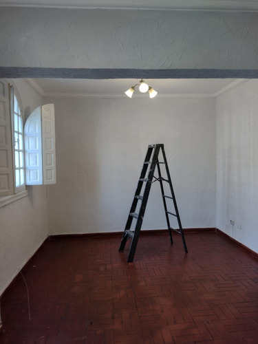 Se Arrienda Casa/oficina 5d+2b En Dominica Con Loreto