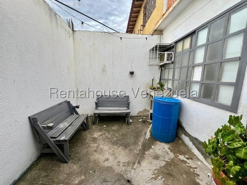 Daniela Linarez Vende Casas Comoda Con Facil Acceso Y Buena Ubicacion De Cabudare Cerca De Todo Con Seguridad Las 24 Horas Y Todos Los Servicios Básicos