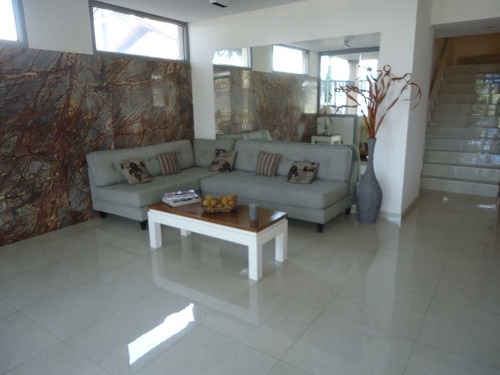Imagen 2 de 14 de Departamento En Venta En Ituzaingo Norte
