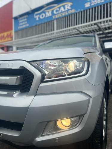 Ford Ranger 3.2 Limited Cab. Dupla 4x4 Aut. 4p