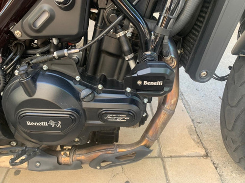Benelli Leoncino 500 Inmaculada, Titular, Accesorios