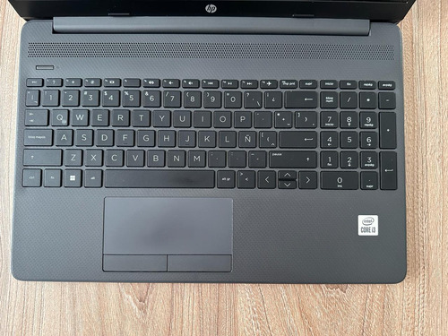 Computadora Laptop Hp 15.6 Pulgadas 8gb Ram 256 Ssd (Usado)