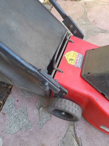 Carcasa Y Bolsa De Maquina De Cortar Pasto Muy Buen Estado (Usado)