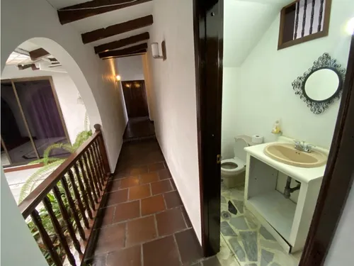 Venta Casa De 380mts2 En Ciudad Jardín, Sur De Cali 8603.