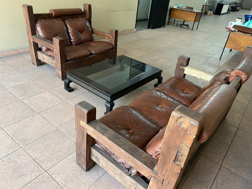 Conjunto Sofás De Madeira Rústica Maciça Peroba Mesa E Couro (Usado)