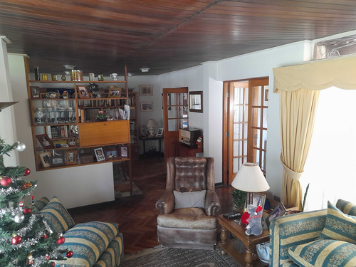 Casa En Venta En La Reina (88138)