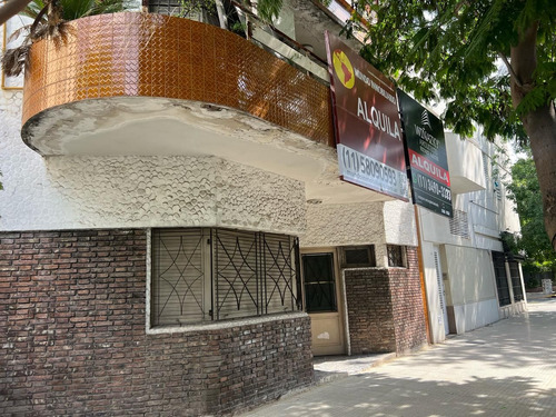 Uso Comercial Con Salida A 2 Calles. Ideal Gastronomia.