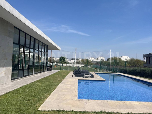 Casa En Renta En Col. Residencial Cumbres La Joya