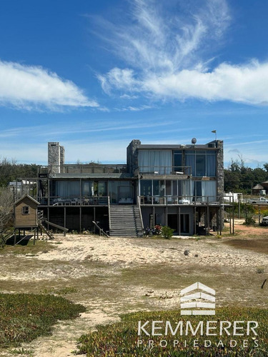 ****casa Frente Al Mar En Punta Del Este****