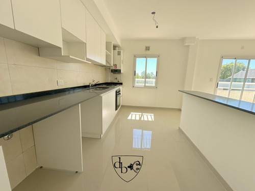 Venta De Departamento Tipo Duplex De 2 Ambientes En Pozo En Adrogué