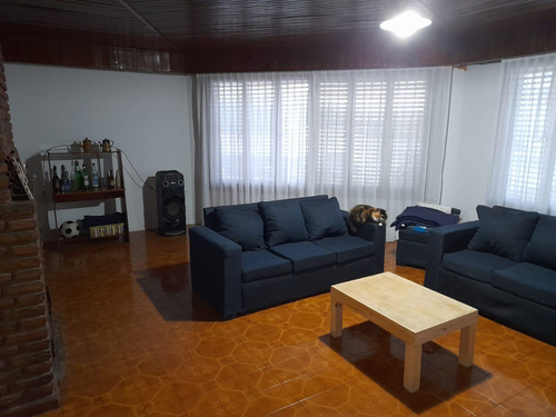 Casa En Venta - 3 Dormitorios 1 Baño - Cochera - 395mts2 - Tres Arroyos