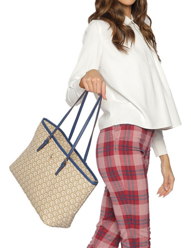 Imagen 5 de 7 de Bolsa Hpc Polo Tote Signature Beige Con Azul