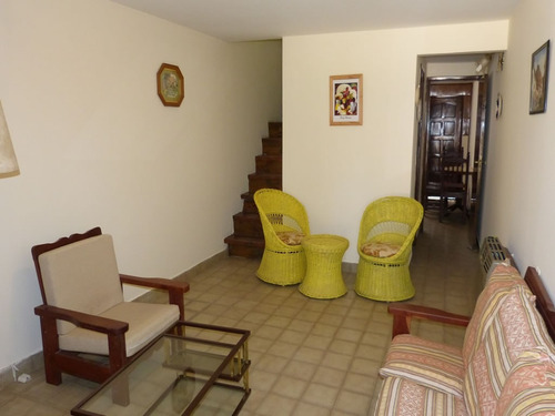 Imagen 3 de 13 de Venta Duplex 2 Dormitorios Villa Gesell Zona Centro