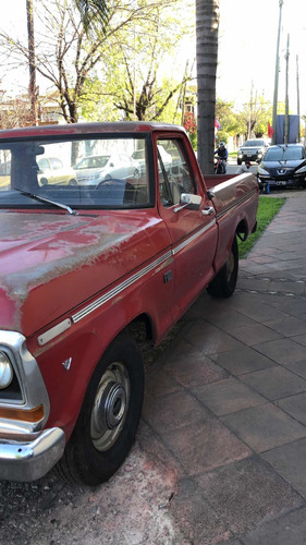 Ford F-100 De Luxe V8
