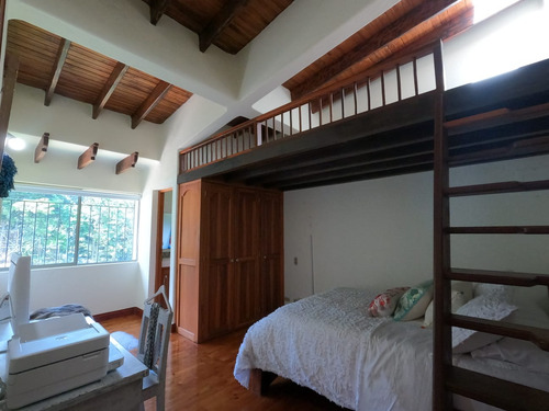 Se Vende Exclusiva Casa Campestre En El Alto Del Escobero Envigado!