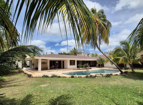 Casa En Venta Merida, Fracc. Montecristo, Estilo Californiano De 1 Planta, Entrega Inmediata.
