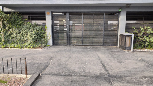 Imagen 2 de 4 de Cochera Cubierta Villa Urquiza. Amplia Apta Camioneta, Pb. Oferta