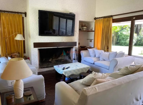 Se Vende Muy Linda Casa En Punta Del Este