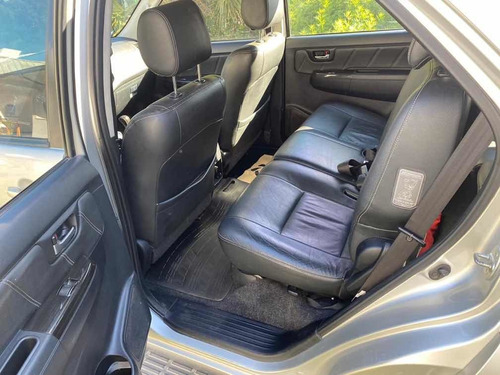 Toyota Sw4 2014 2.7 Srv Cuero Vvti 4x2 4at 7 Asientos