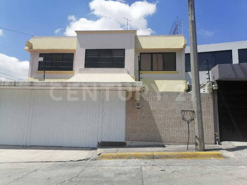 Casa En Venta En Ciudad Satélite, Naucalpan, Estado De México