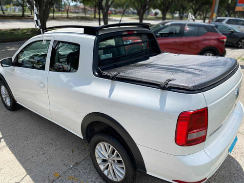 Imagen 2 de 15 de Volkswagen Saveiro 2017 1.6 Doble Cabina Trendline Mt