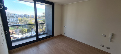 Amplio Y Moderno Departamento 1/d En Ñuñoa