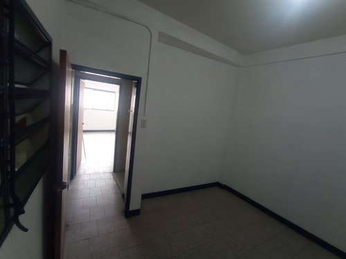 Oficina En Alquiler - Urb. Las Minas De Baruta