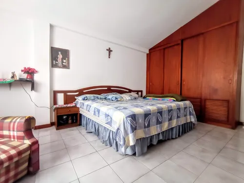 Los Samanes Casa En Venta