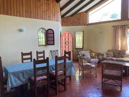 Casa En Venta De 5 Dorm. En Olmué
